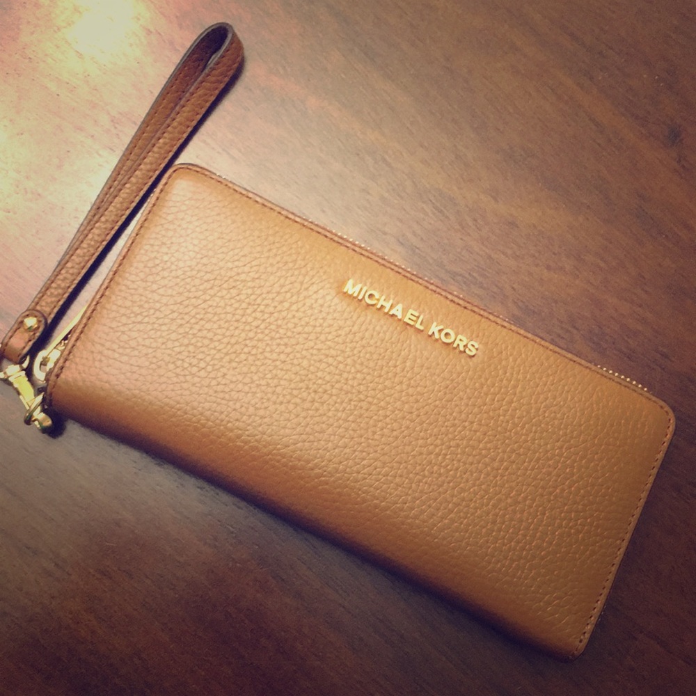 Michael Kors wristlet